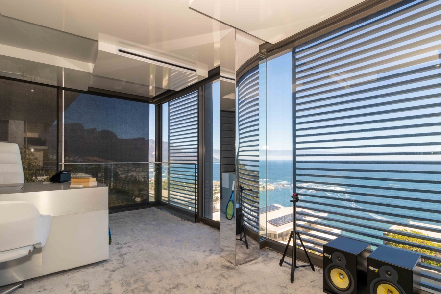 5 Bedroom Property for Sale in Clifton Western Cape